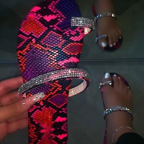 High quality handmade handmade comfortable fashion Roman rhinestones outdoor beach Women slippers New summer flat slippers