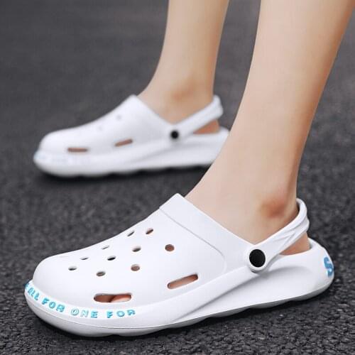 Off-Bound Summer Men Slippers Outdoor Clogs Garden Shoes Beach Sandals Quick Dry Massage Indoor Home Shoes Bathroom Slides