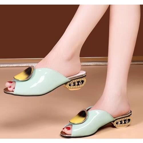 High Grade Women New Slipper Sandals Fashion Shoes in Summer