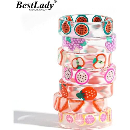 Best Lady Summer Acrylic Resin Cute Fruit Transparent Rings for Women Boho Strawberry Engagement Rings Jewelry Gifts Wholesale