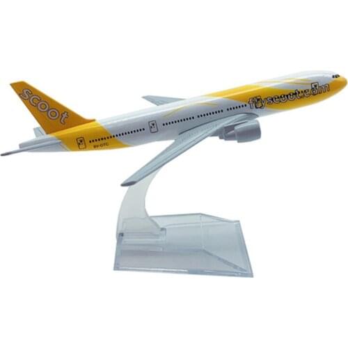 16CM 1:400 Airplane 777 B777 Model with Base Alloy Aircraft Plane Toy Model Fly SCOOT Airline B777 Plane Models Toys Collection