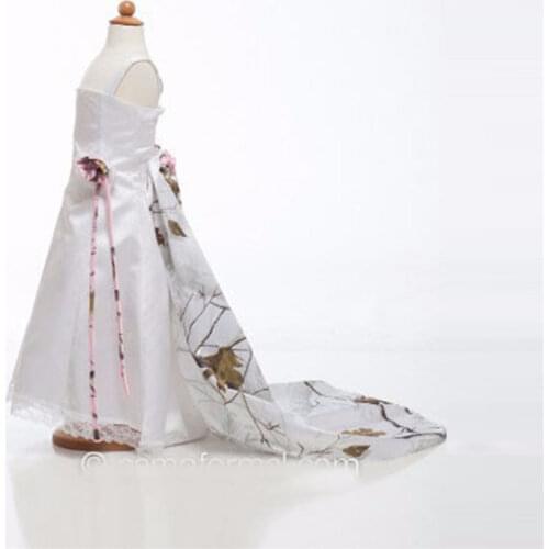 2019 Top Sale New Fashion White Camo Flower Girl Dresses With Detachable Train Flowers Adorned Kids Formal Dress White Real Tree