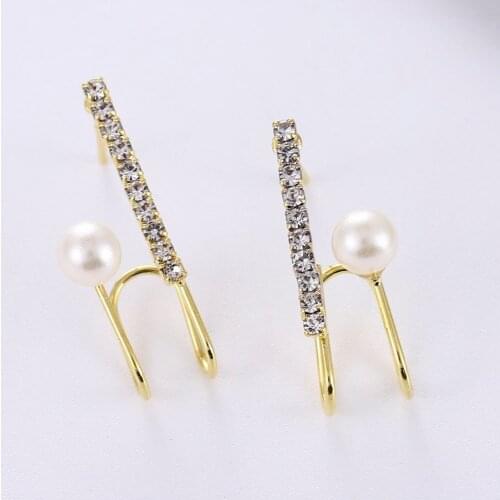 South Koreas Style Wild Temperament Earrings Girl Jewelry Simple Small One Horizontal Pearl Stud Earrings New Hot Sale