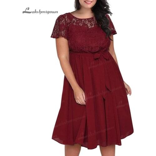 Burgundy Mother of the Bride Dresses O Neck Short Sleeve Lace Top Zipper Closed Dress Lace Up See Through Plus Size 2021