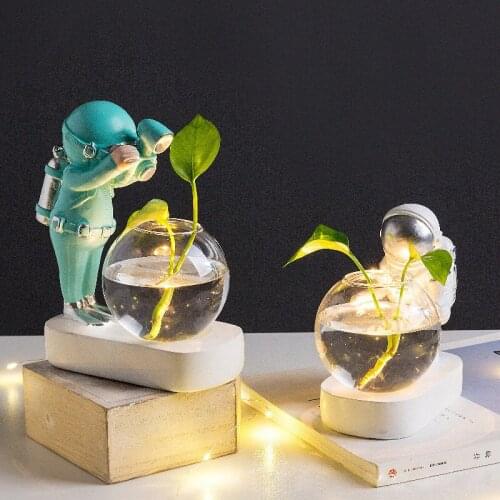 Nordic Ins Style Creative Diver Glass Hydroponic Vase With Lighting Astronaut LivingRoom Home Decoration Office Desktop Dress Up