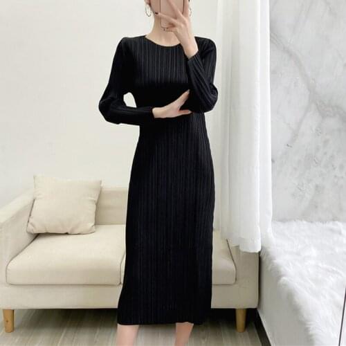 Issey miyake pleated bottoming dress 2021 autumn new slim casual long-sleeved mid-calf folda basic black dress