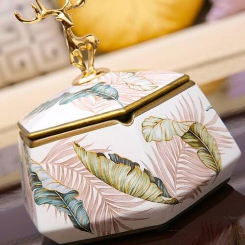 American Luxury Deer Head Ceramic Ashtray with Lid Living Room Office Cigar Ashtray European Multifunctional Retro Storage Box