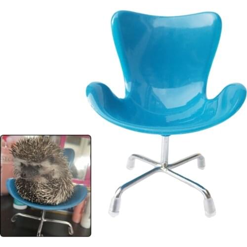 1pc Hamster Chair Toy Candy Color Mini Plastic Armchair Toys Habitat Decoration for Small Pets Parrot Mouse Chinchilla Rat