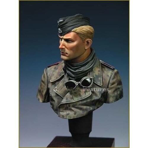 1:10 Resin Bust Unpainted and Unassembled 147D