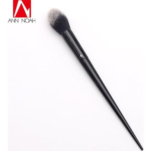 Makeup Tattoo Artist Black Long Sleek Stiletto Handle Fluffy Round Shape 4# Powder Highlight Brush