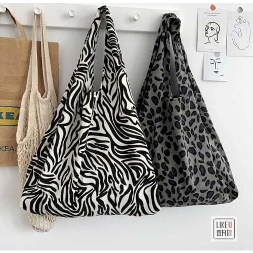 2021 original lazy style corduroy simple shoulder bag large capacity Korean leisure art student school bag leopard bag Hip-Hop