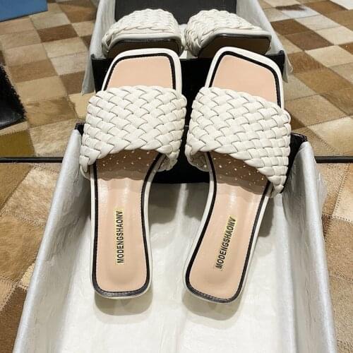 Soft Leather Woven Slippers Brand Design Slip On Slides Outdoor Beach Flat Casual Flip Flops Open Toe Slide Sandal Muter 2020