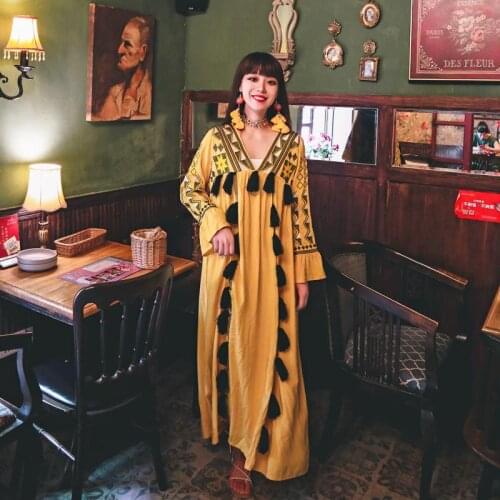 Video scene shooting national wind heavy manual embroidery positioning big tassel Bohemian dress up chest