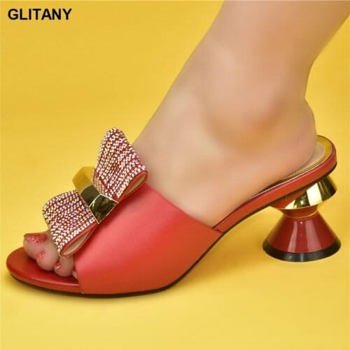New Arrival Wedding Shoes High Heels Sexy Ladies Elegant Italian Women Shoes Decorated with Rhinestone High Heels Slip on Pumps