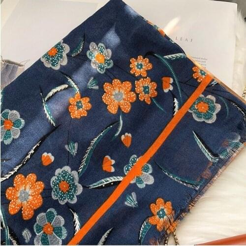2019 Women Cotton Small Flower Print Gold Foil Fringe Scarves Shawls Floral Wrap Scarf Hijab 2 Color10PCS/LOT Free Shipping