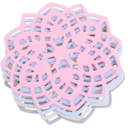1 Piece Placemat Hollow Heat-Resistant Dining Table Mat Flower Shape Non-Slip Rubber Coaster Household Table Decoration Supplies
