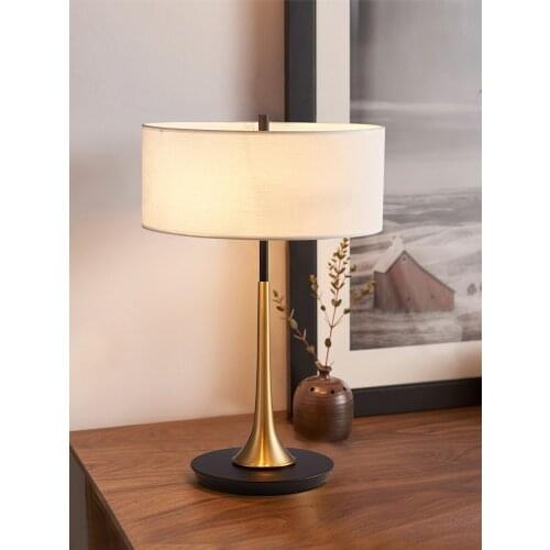 American Luxury Modern Table Lamp Led E14 Iron Art Romantic Retro Desk Lights Home Decor Living Room Bedroom Bedside Background