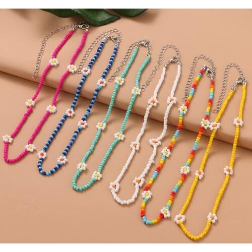 New Korea Lovely Daisy Flowers Colorful Beaded Boho Statement Short Choker Necklace for Women Vacation Jewelry