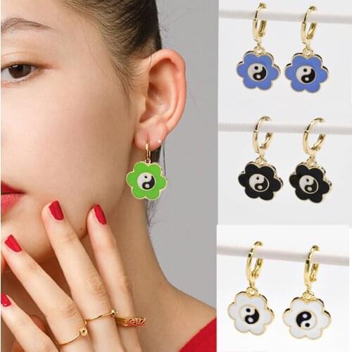 Fashion Flower Shaped Tai Chi Pendant Earrings Elegant And Cute Yin Yang Colorful Pendant Earrings Ladies Fashion Jewelry