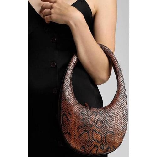 Spring New Style Non-Mainstream Snakes Skin Oval Handbag Female Design Pattern Three-dimensional Simple Cool Handbag