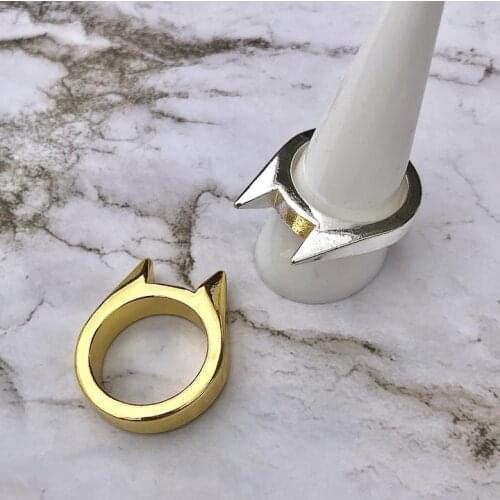Self-defense ear single finger ring window breaker ladies wolf mens outdoor products finger buckle cats ear single finger
