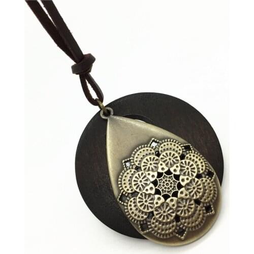 New Casual Fashion Handmade Collar Round Wood Retro Vintage Alloy Hollow Tree Soft Leather Pendants Necklace Women Men Jewelry