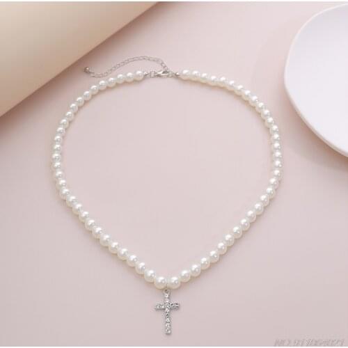 Vintage Pearl Necklace Crystal Cross Rhinestone Pendant Simply Pearl Beads Cross Choker Necklace Women Fashion Jewelry Wholesale