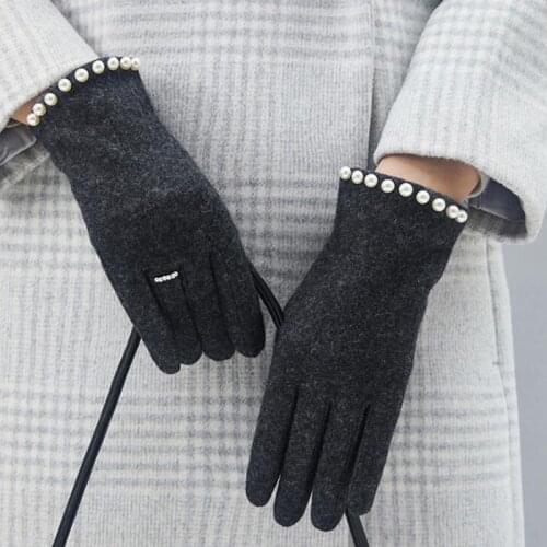 Winter Women Warm Cashmere Embroidery Touch Screen Gloves Female Rabbit velvet High-end Pearl Ring Thicken Driving Mittens H69
