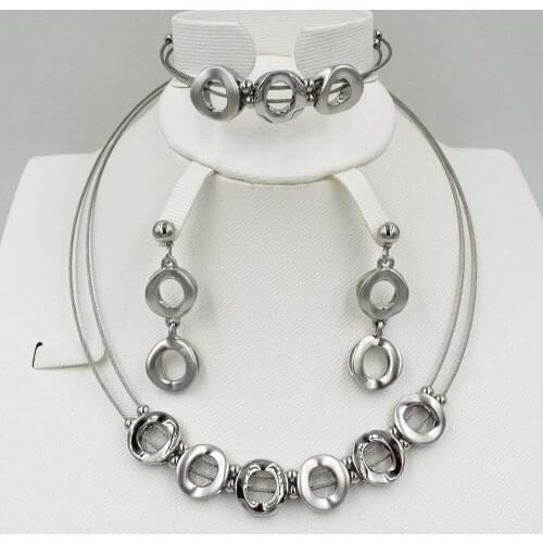 2018 Fashion Earrings African Beads Jewelry Set Exquisite Flash Dubai gold Jewelry Set for women Nigerian Wedding Bridal Bijoux