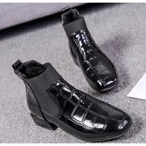 Autumn and Winter New Woman Martin Boots Female Wild Thick Heel Plus Velvet Motorcycle Boots Womens Black Short Boots W21-93