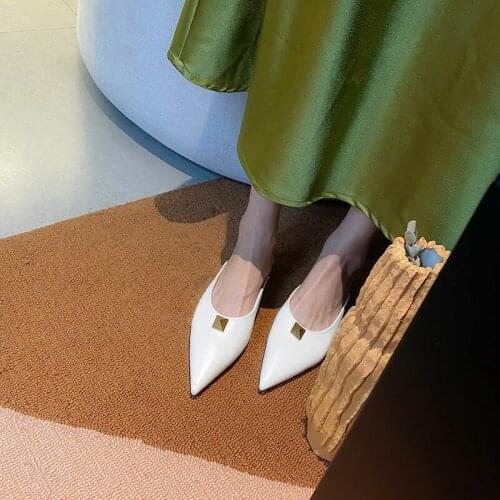 Closed-Toe Slippers Womens Summer Wear 21 New Fashion Rivet Leather Pointed-Toe Low Heel Lazy Half Slippers