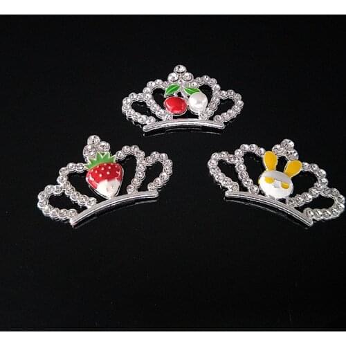 5pcs/lot Shining Rhinestones Crown Cartoon Strawberry Pattern Decoration Buttons DIY Children Headwear Accessory Women Ornaments