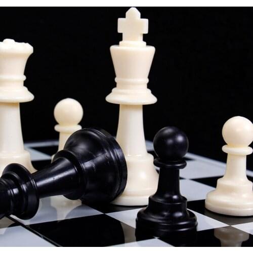 High Quality 34PCS Medieval Plastic Chess Pieces International World Chessmen Hot Board game Without Chessboard Chess Set