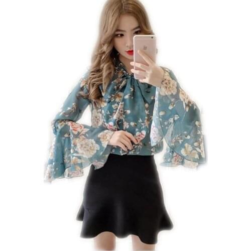 New Fashion Prairie Chic Women Chiffon Blouse 2018 Spring Autumn Shirts Flare Sleeve Sweet Floral Women Short Loose Blouses Q056