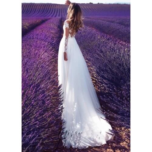 New Cheap Bohemian Lace Dresses Beach Sheer Neck Appliques Wedding Dress Long Sleeves Backless Bridal Gowns Robe de