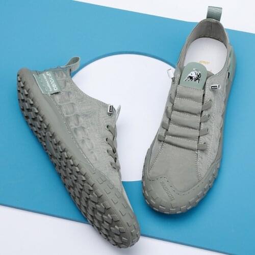 Mens genuine Leather Shoess lace up Trend Comfortable Men Shoes outdoor British Fashion Men High Top Sneakers Moccasins Men