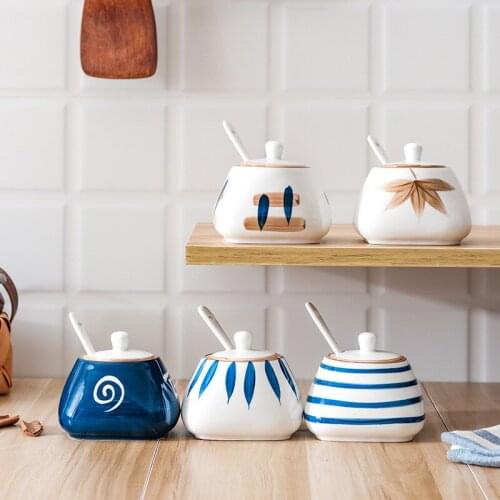 Creative Japanese Style Salt and Pepper Shakers Ceramic Salt Container Kitchen Condiment Bottle Spice Jar Seasoning Jar Storage