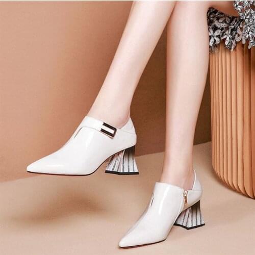 2021 Spring/Fall Womens Shoes Woman High Heels Soft LEATHER Pointed Toe Women Pumps Square Buckle Sticker Sock Free White Black