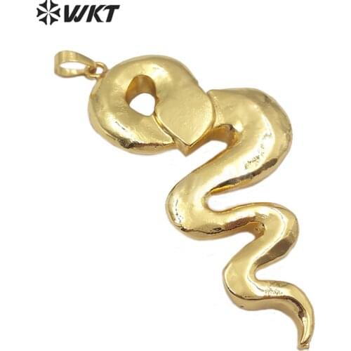WT-JP178 WKT Natural Shell Pendant Snake Shape White Shell Gold Electroplated Pendant Women Fashion Pendant Jewelry Finding