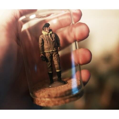 1:32 American pilots in World War II soldiers were bottled Desktop Office Decoration Toys figure