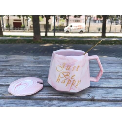Creative Ceramic Mug Pink Cute Coffee Mug Nordic ins Milk Cup with Spoon Lids Coffee Tea Cup Water Mugs Holiday Souvenirs Gift