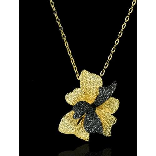 CIZEVA Vintage Flower Shape Necklace Pendant for Women Fashion Design Two Tone Choker Necklace Wedding Party Antique Jewelry