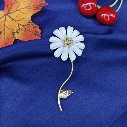 2020 Top Fashion Real Broche Industry European And American Fashion Daisy Petal Brooch Alloy Baking Paint Flower Summer Style