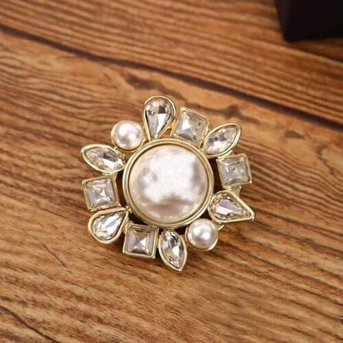 Fashion Pearl brooch For Women Party Wedding Daily Designer Accessaries