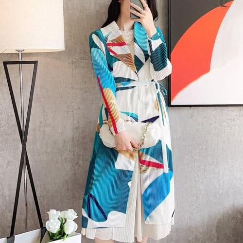 NOBLE PLEATS Women's Raincoats