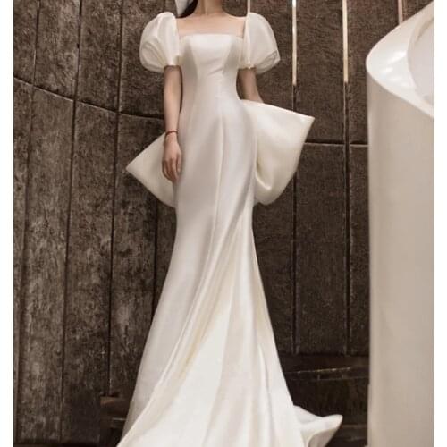 Simple Sheath Square Neck Satin Lantern Sleeve Backless Bowtie Sweep Train Wedding Gown Wedding Dress Bride robe de mariée