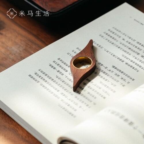 Wood book mark Groceries Black Walnut One Hand Reading Ring Especially Suitable For Fast Reading Students bookmark reading tool