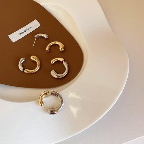 French Retro Irregular Color Geometric Metal Interlaced Earrings Female New Simple And Versatile Niche Temperament Earrings