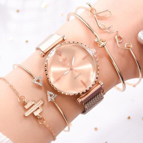 Women Watches Luxury Magnet Buckle Fashion 5pcs Set Trend Rhinestone Watch Ladies Quartz Wrist Watch Bracelet Clocks Reloj Mujer