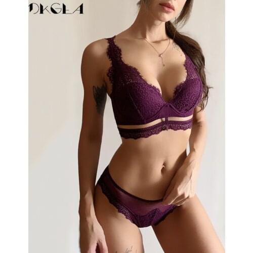 New Top Black Bra And Panties Set Thin Cotton Brassiere Embroider Lingerie Set Lace Bra Women Sexy Underwear Set Deep V Gather